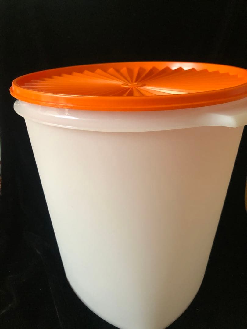 新品★ Tupperware マキシクイーンデコレーター & ジャイアント2個