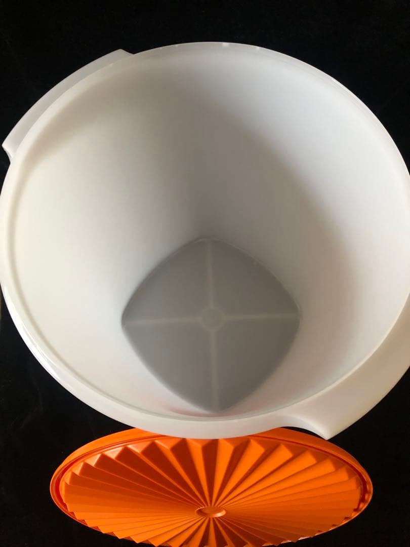 新品★ Tupperware マキシクイーンデコレーター & ジャイアント2個
