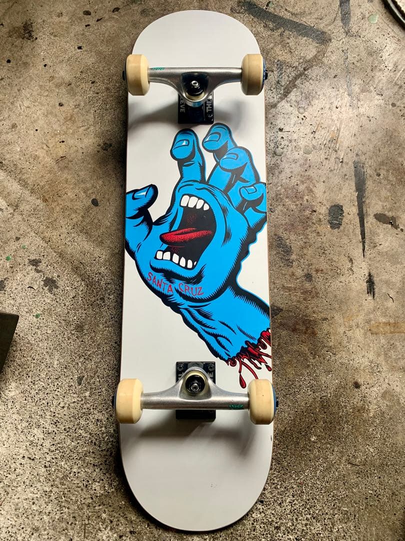 新品　未使用　Santa Cruz スケートボード 8.25 インチ スケボー