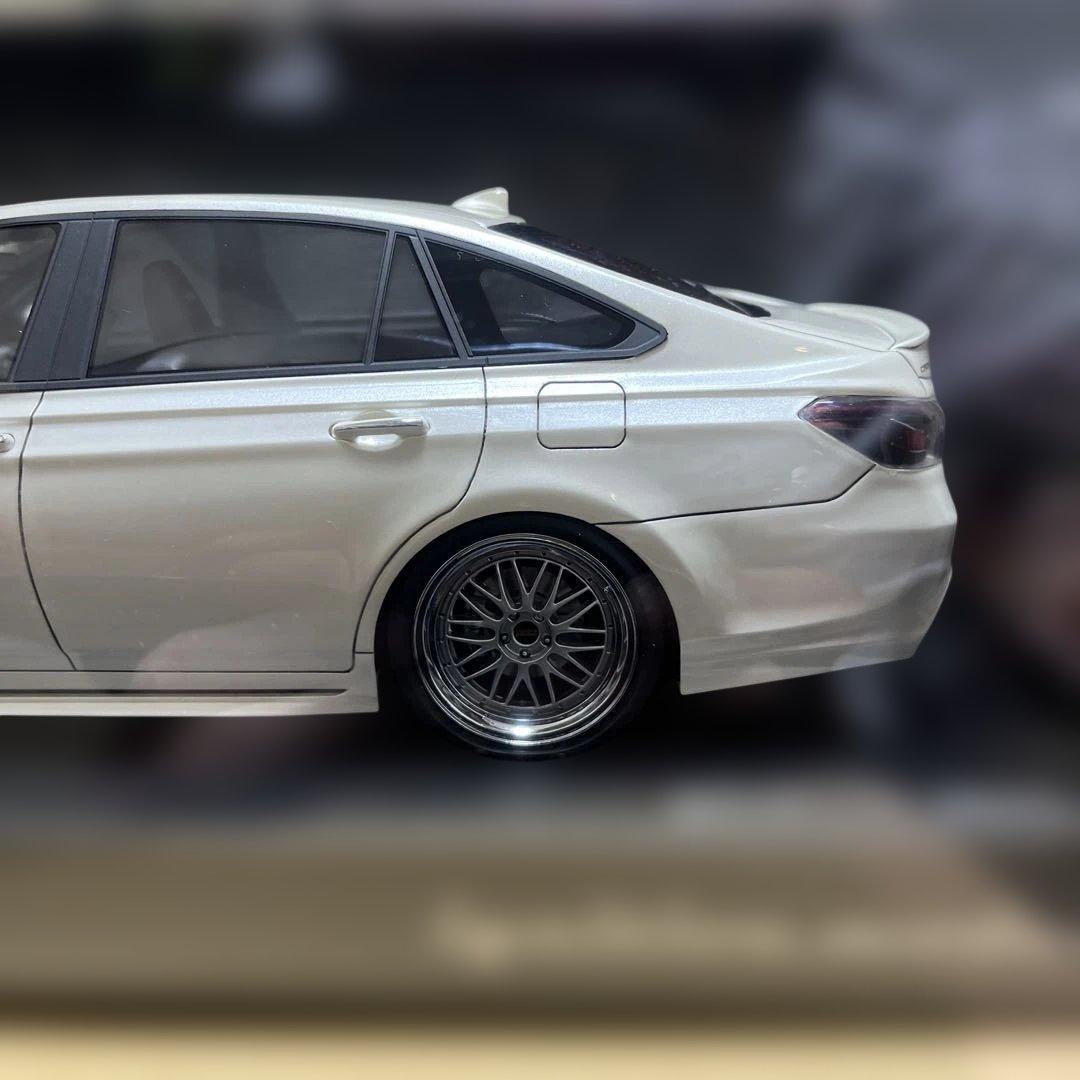 イグニッションモデル1/18 TOYOTA クラウン　1/18