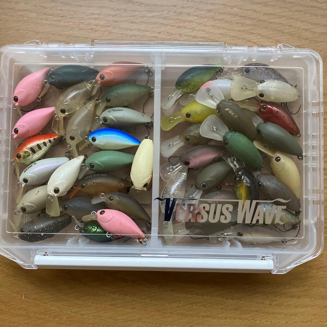 VERSUS WAVEケースとクランクベイト 41個セット売り