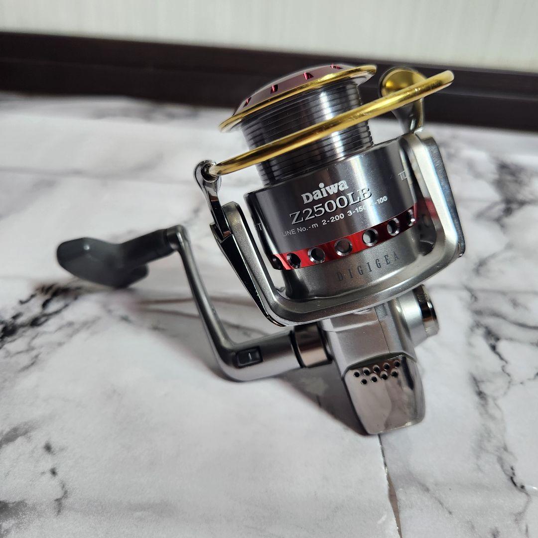 リール Daiwa TOURNAMENT ISO Z2500LB AIRL