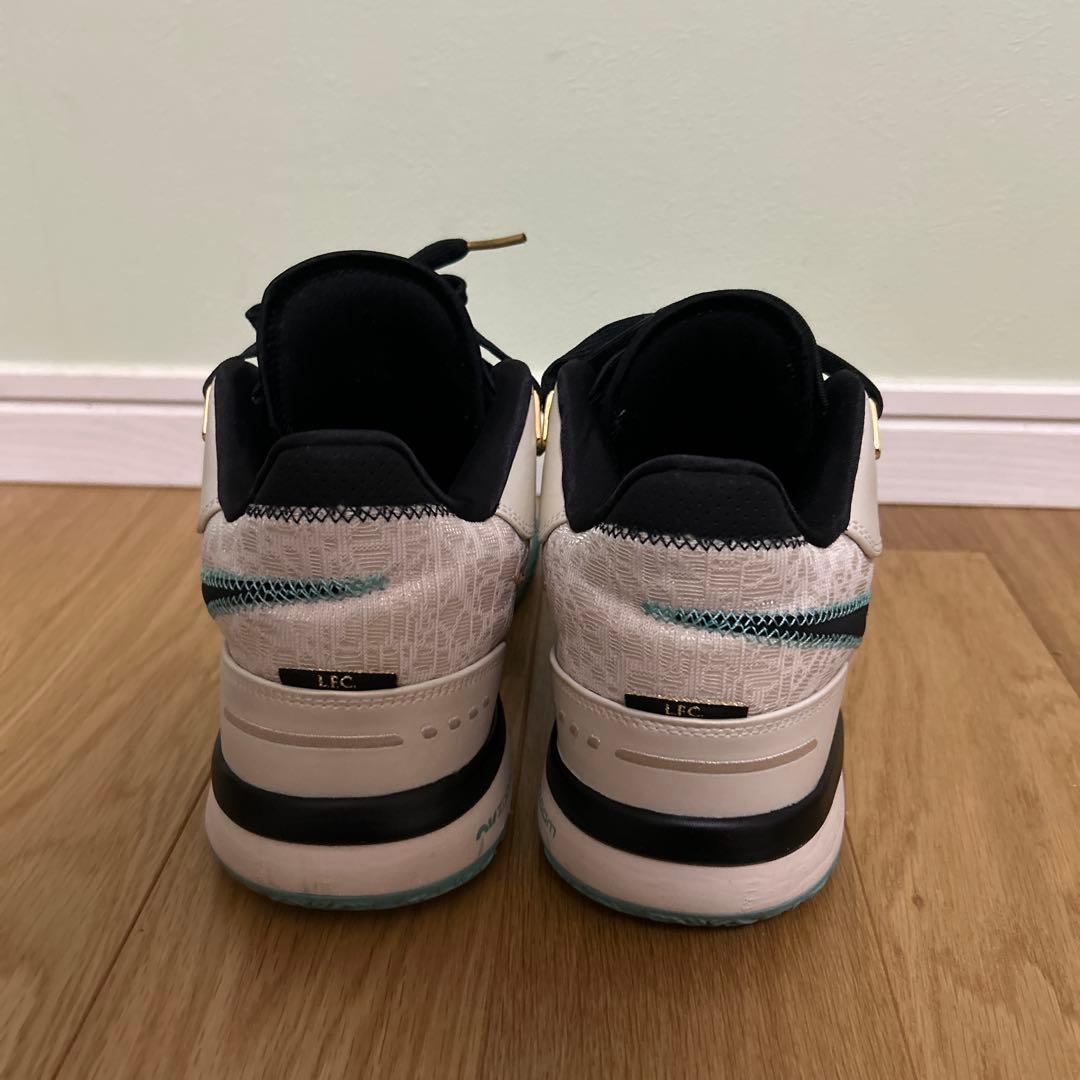 NIKE LEBRON NXXT リバプール