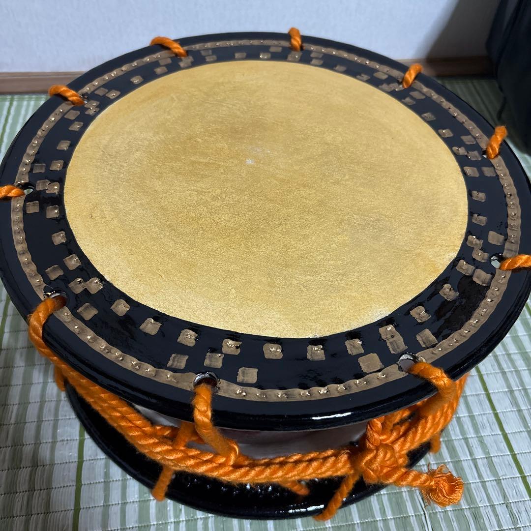 締め太鼓　締太鼓　太鼓　和太鼓　ドラム　和楽器　工芸品　34cm 台付　バチ