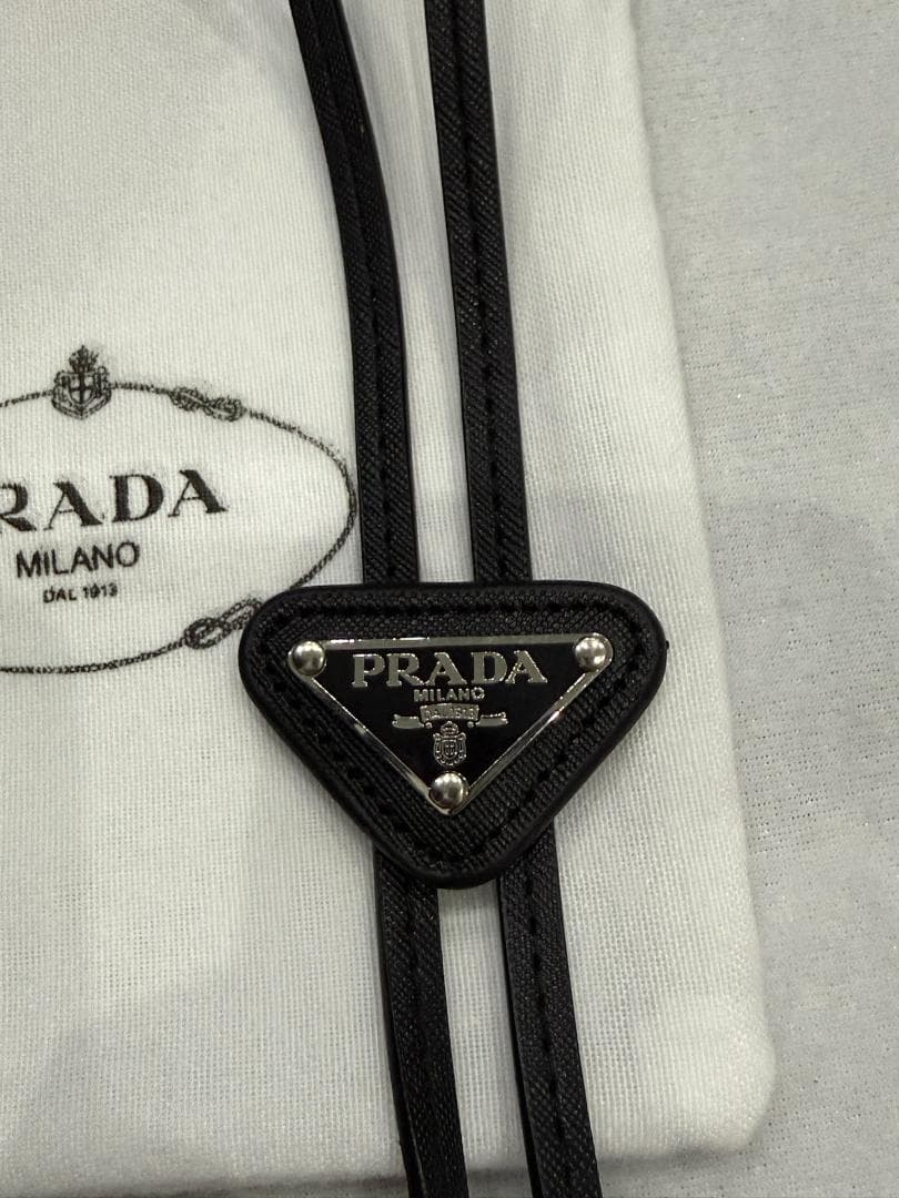 PRADA サフィアーノ ブラック ループタイ