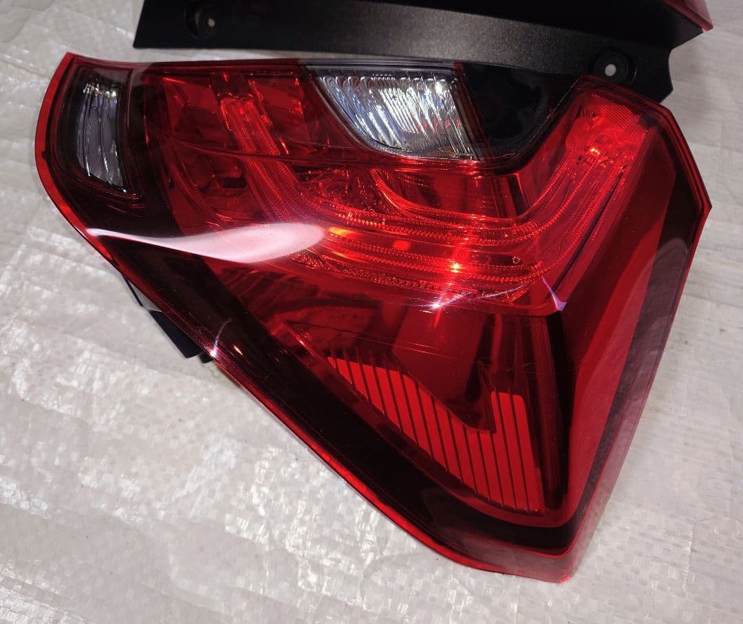 フィット 3　GK GP 5 6 後期　LED テール　ランプ　レンズ　中古