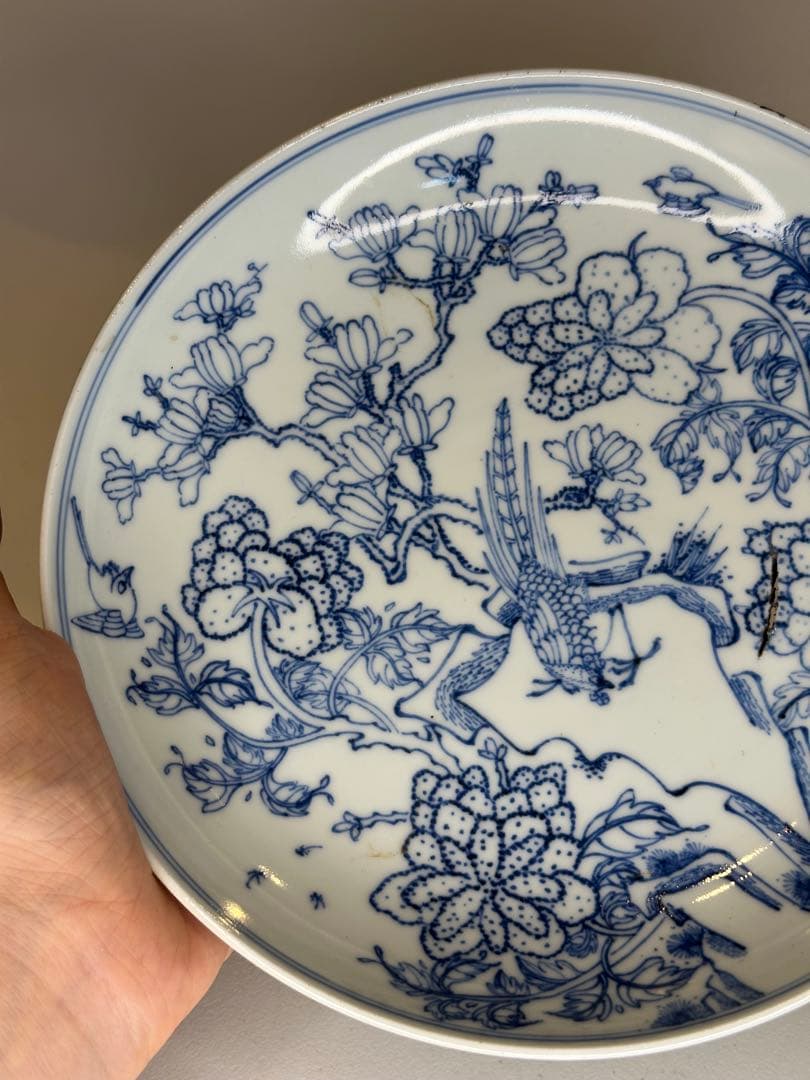 中国 大明成化年製 花草昆虫文 皿　盤　窯裂有り　古陶磁　骨董品