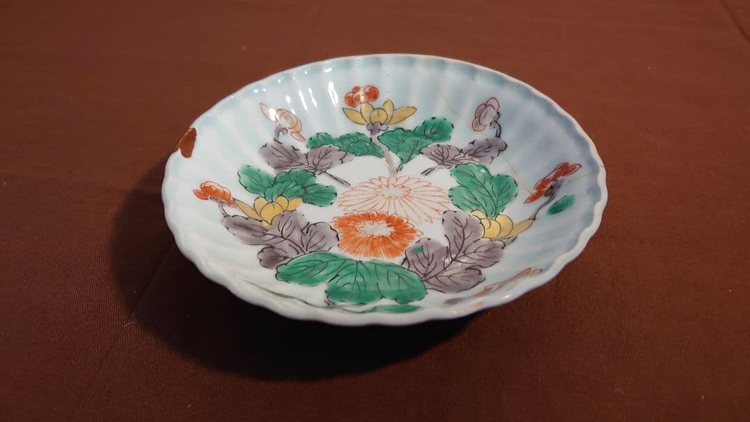 古伊万里　李朝　白磁　色絵　輪華皿　華の図　アンティーク古伊万里　蔵出し　１客