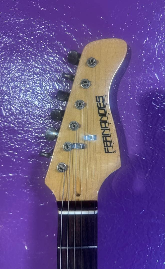FERNANDES ストラトタイプ エレキギター サンバースト
