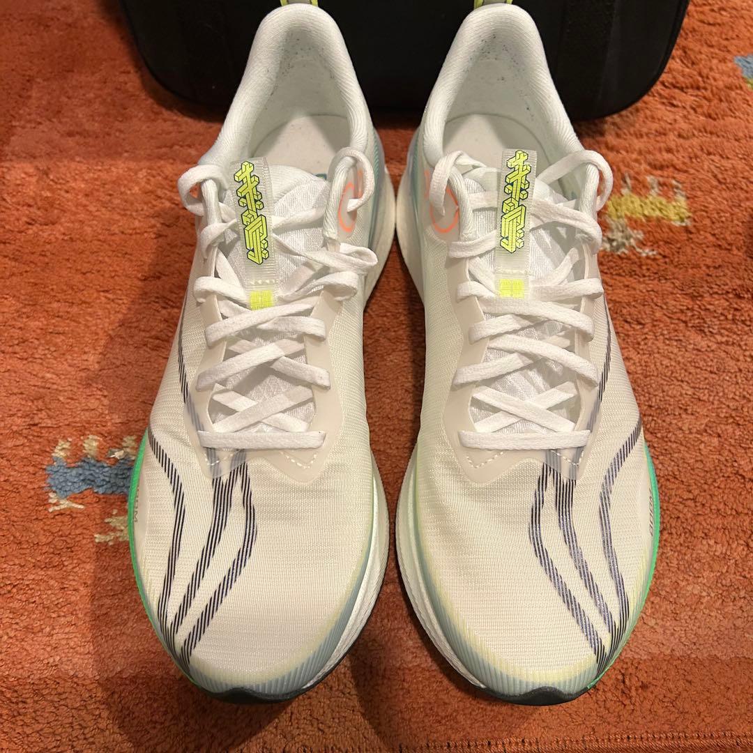 極美品 LI-NING RED HARE 8 PRO サイズ26㎝
