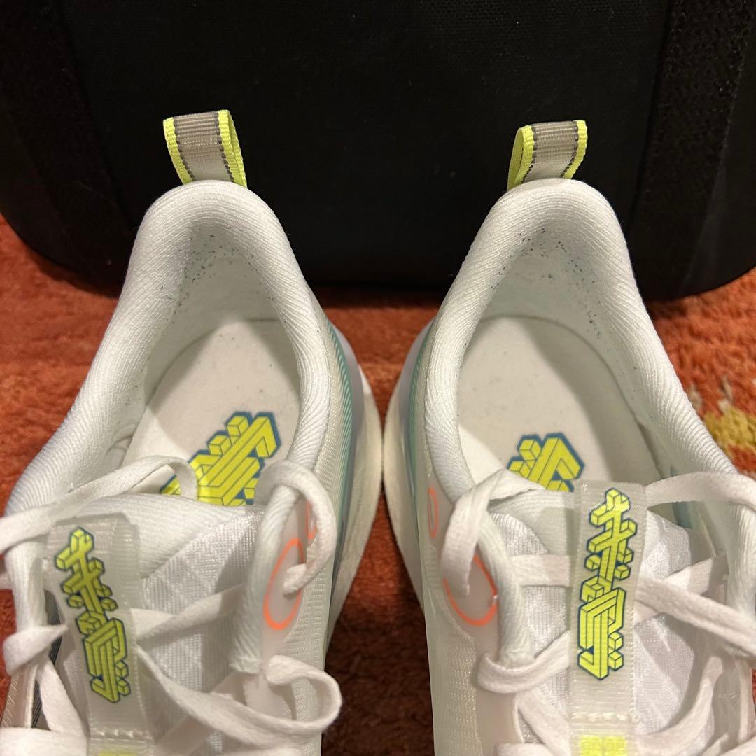 極美品 LI-NING RED HARE 8 PRO サイズ26㎝