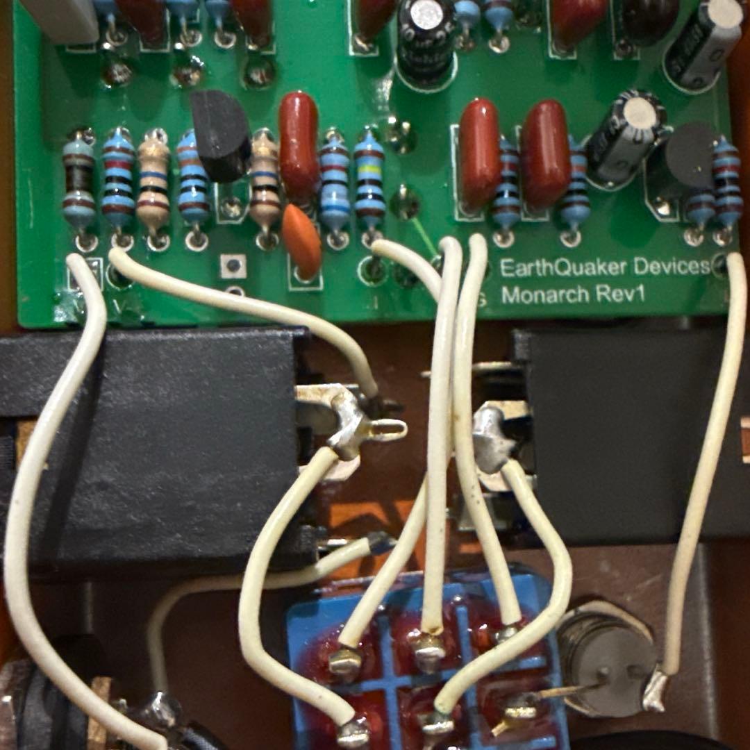 ギター EQD Earth Quaker Devices Monarch