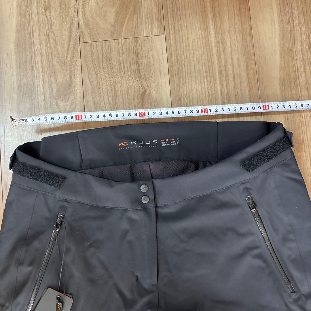 KJUS スノーボードウェア XL 新品未使用　男性可　ブラック　スキー