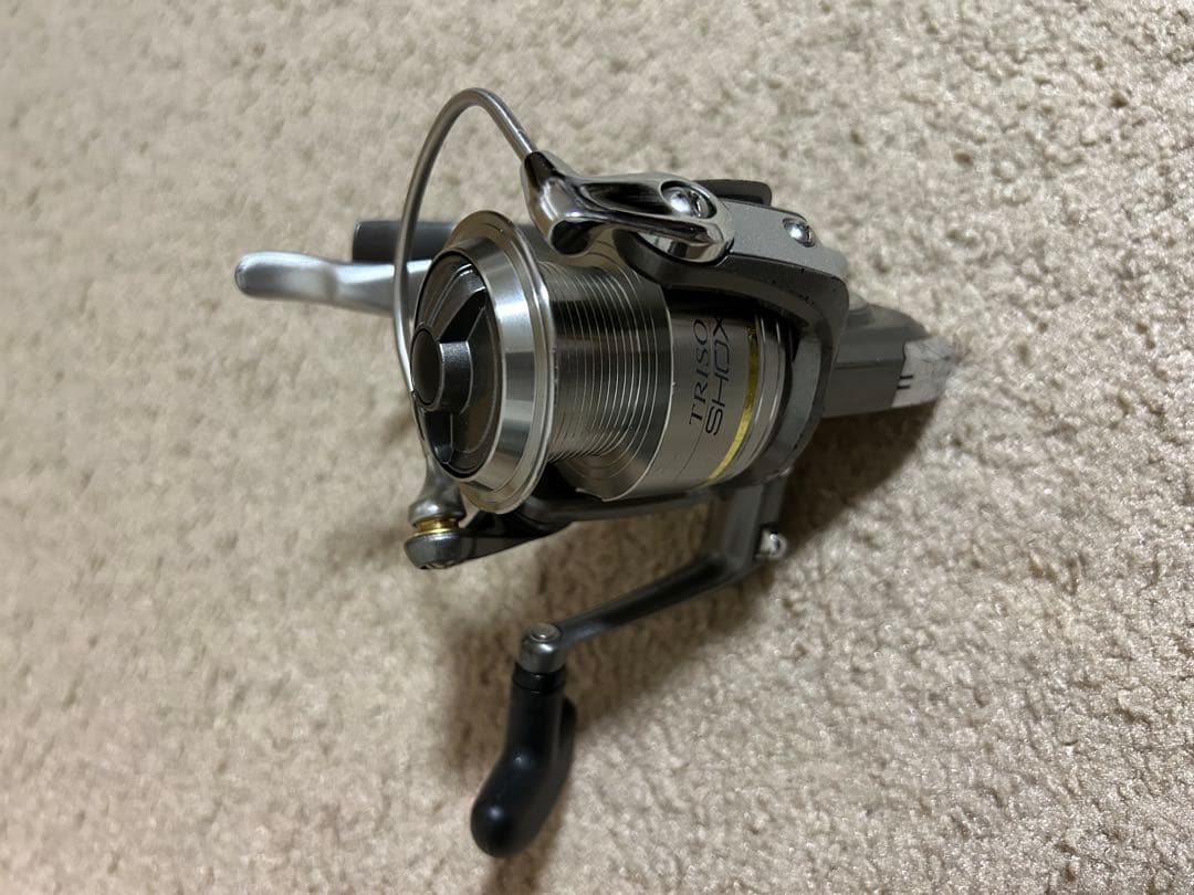 リール TRISO SHOX 2500LBD