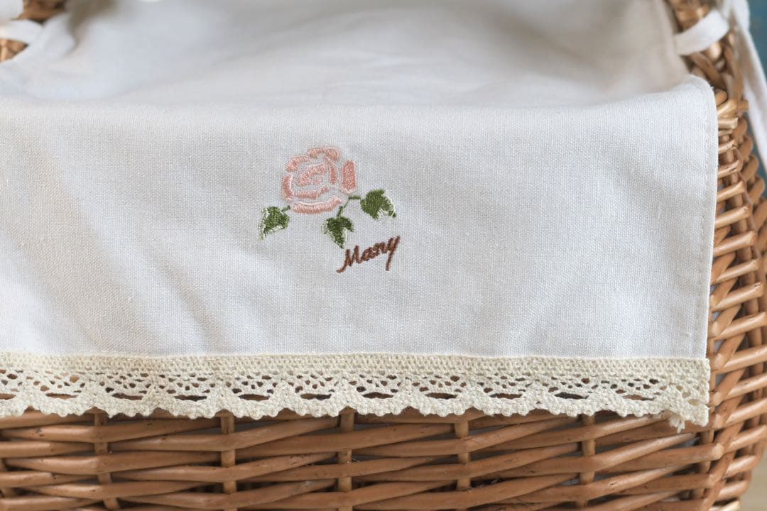 マニーローズ ワンハンドバスケット　ピクニック　収納　刺繍　正方形　新品