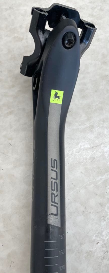 URSUS SP-700カーボンシートポスト 27.2mm