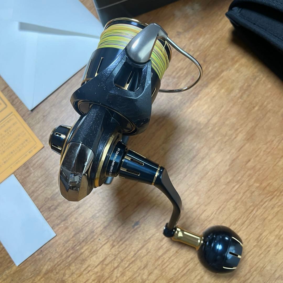 美品　23ソルティガ　4000-H