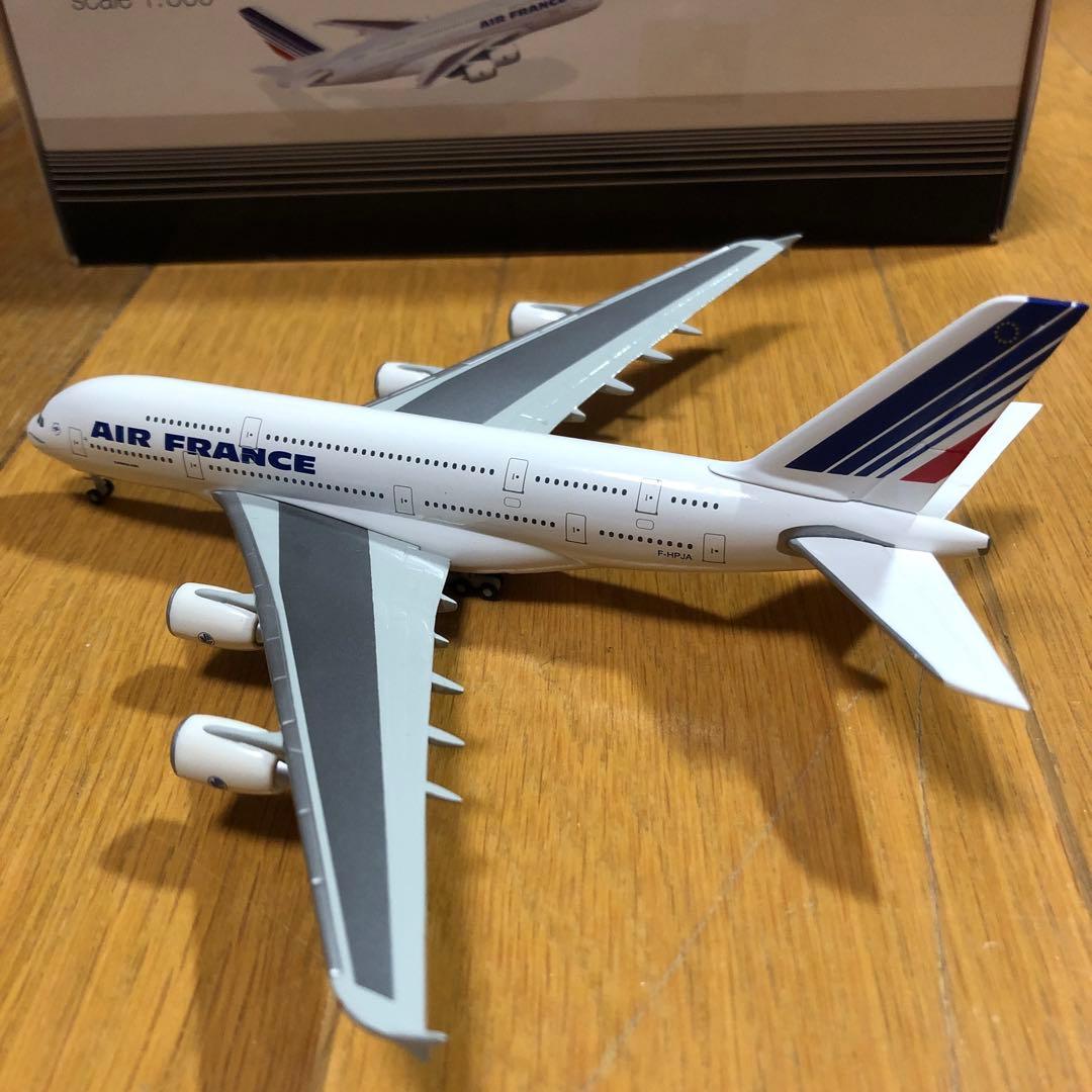 ヘルパ　Air France Airbus A380-800 とA319