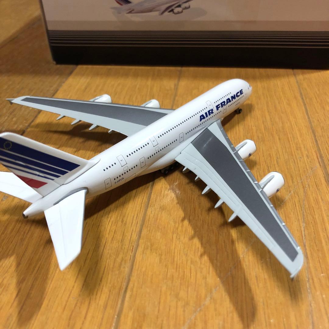 ヘルパ　Air France Airbus A380-800 とA319