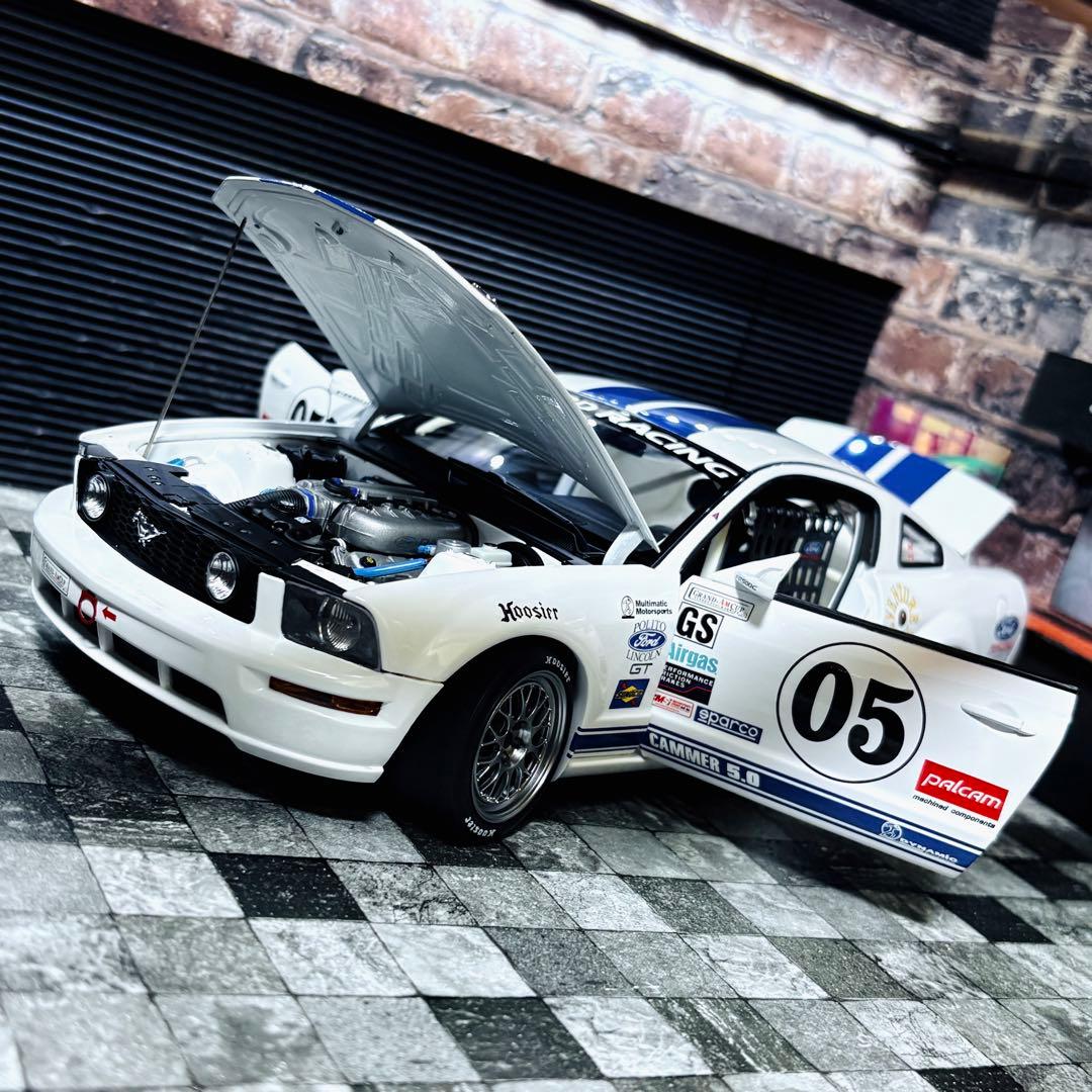 1/18 AUTOart フォード マスタング GT FR500C 2005