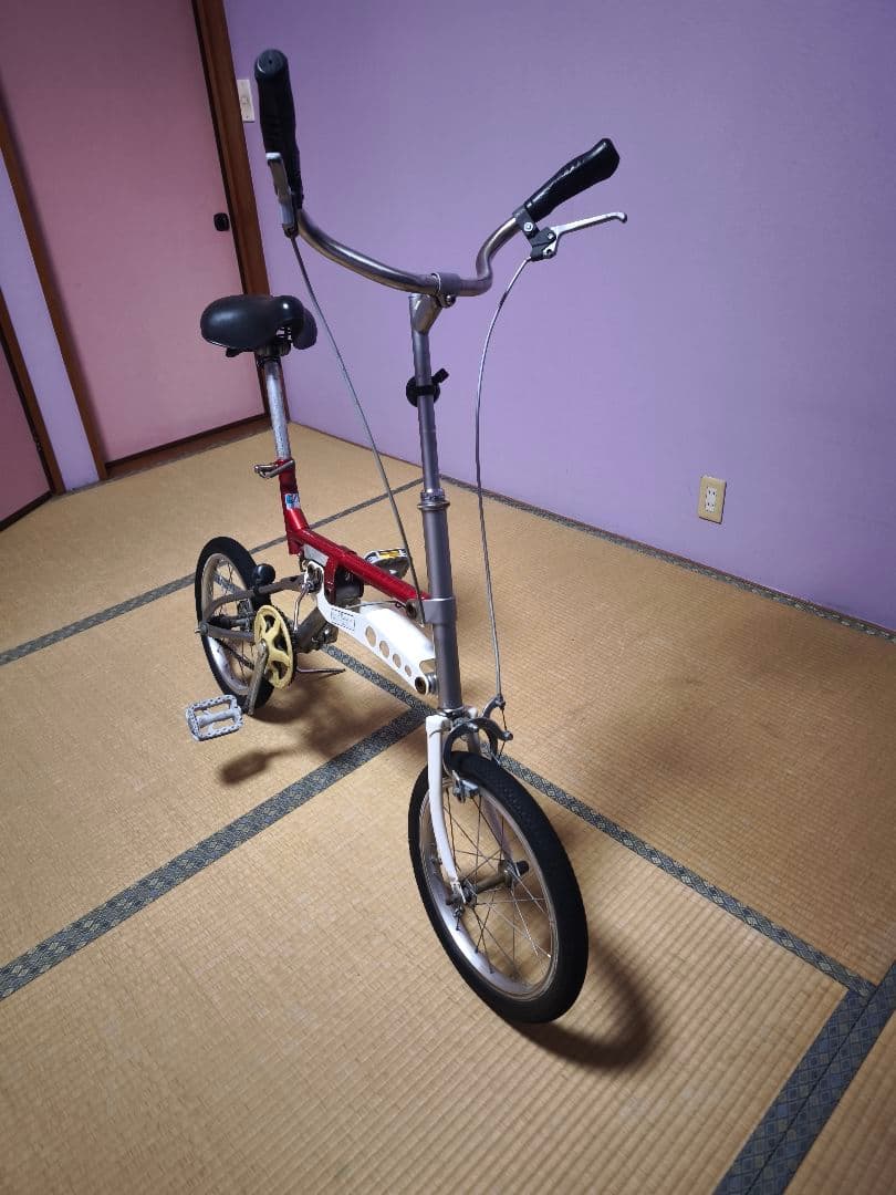 再々値下げ 折りたたみ自転車 レッドとシルバー