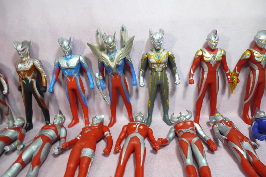 ウルトラヒーローシリーズ800サイズ新金型　500サイズ　89体