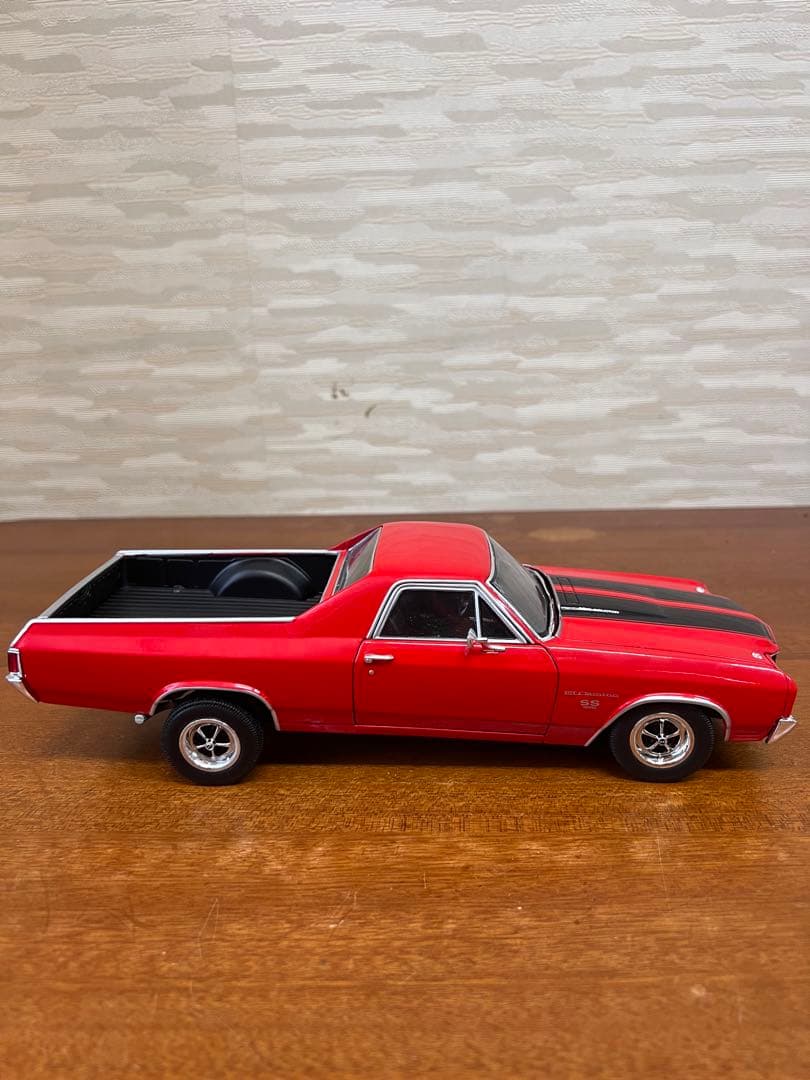 No536 ミニカー1/18箱無し CHEVROLET EL CAMINO SS