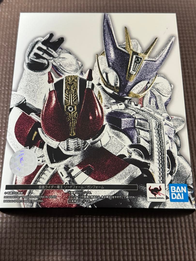 S.H.Figuarts 真骨彫製法 仮面ライダー電王 ソード ガンフォーム