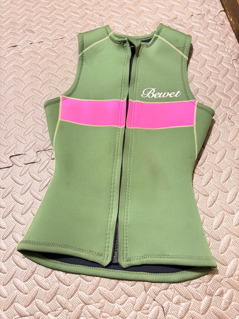 美品　Bewet ウェットスーツ　ベスト　タッパー