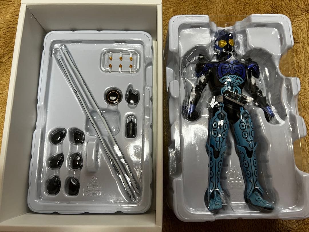 s.h.figuarts 真骨彫　仮面ライダーオーズシャウタコンボ
