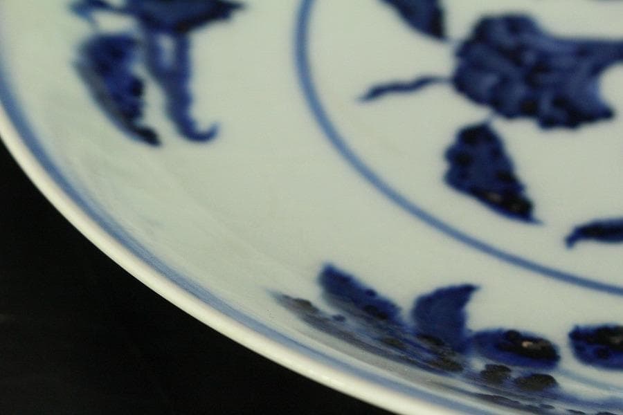 中国美術 染付 枝葉紋 皿 φ27.5cm(ZE791)