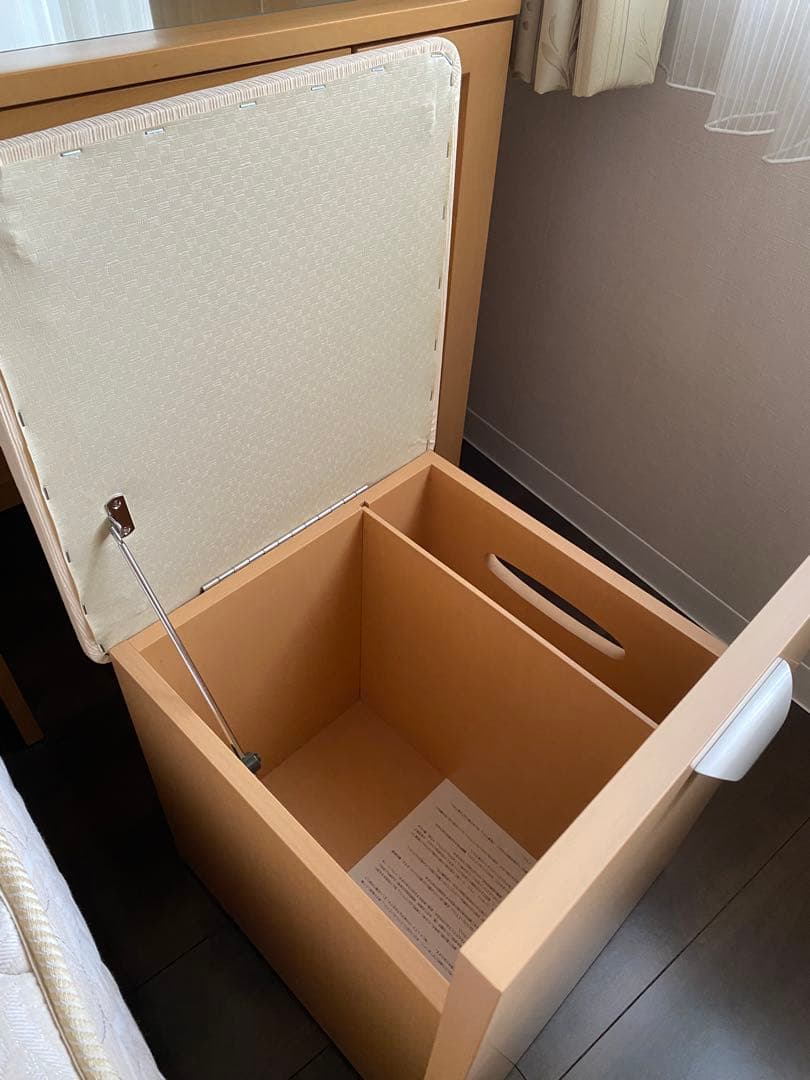 新品未使用　ドレッサー　鏡台② イス