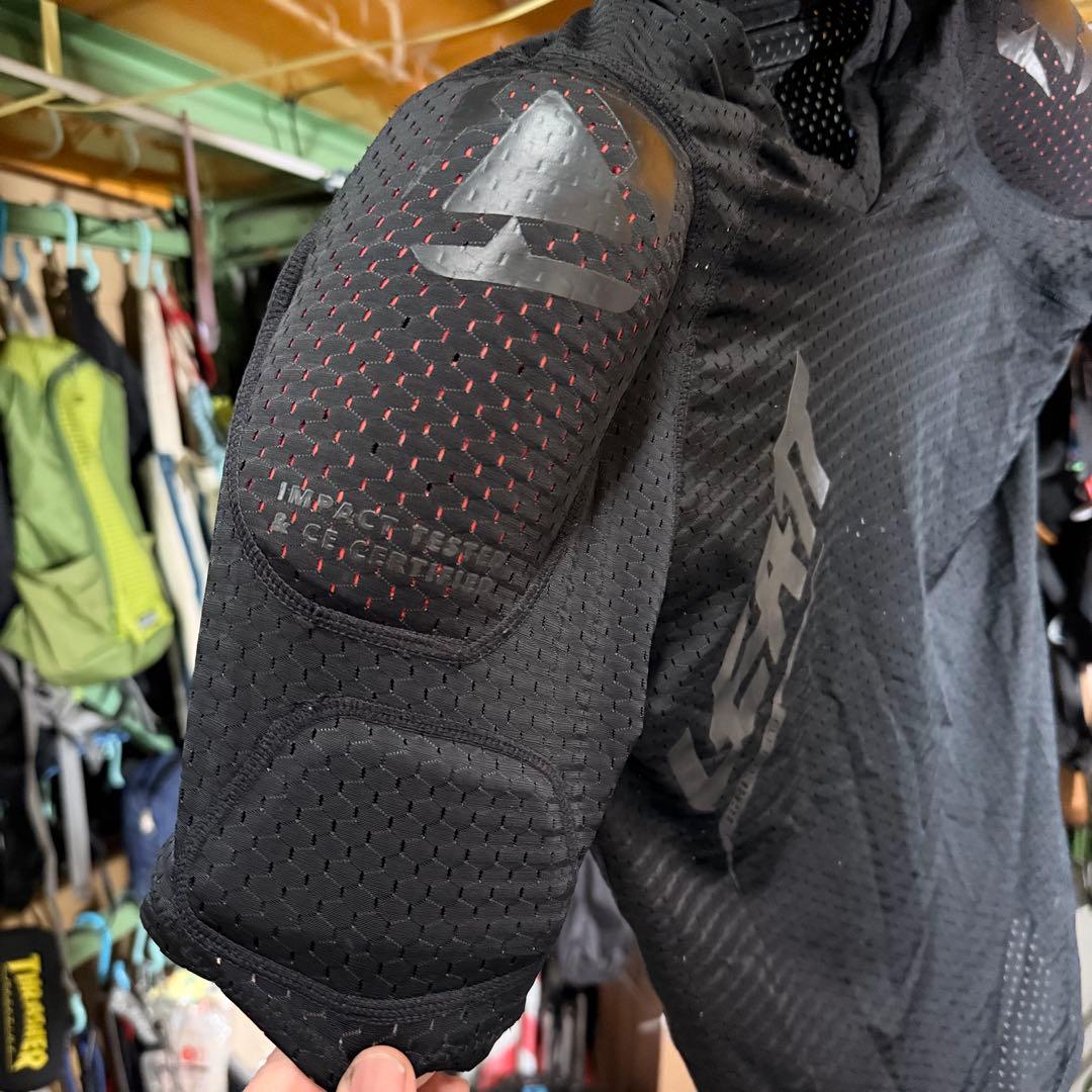 Leatt リアット 3DF Airfit Lite Shoulder プロテ