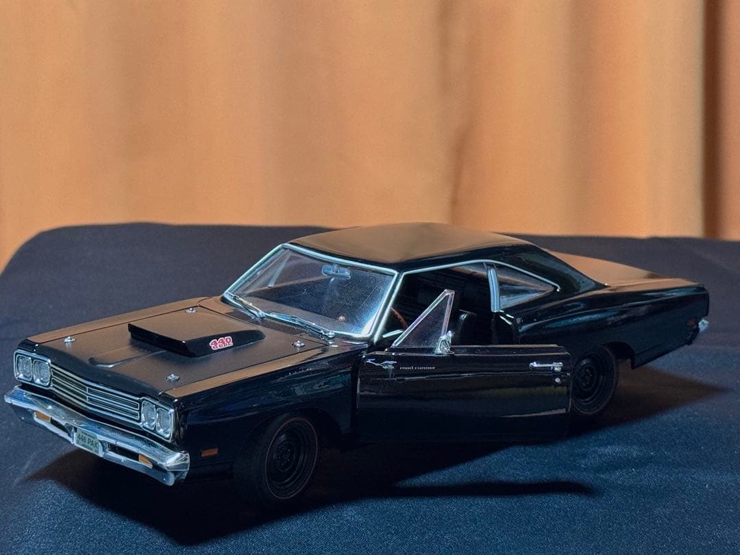 プリムスロードランナー 440GBBL 1/18scale 黒