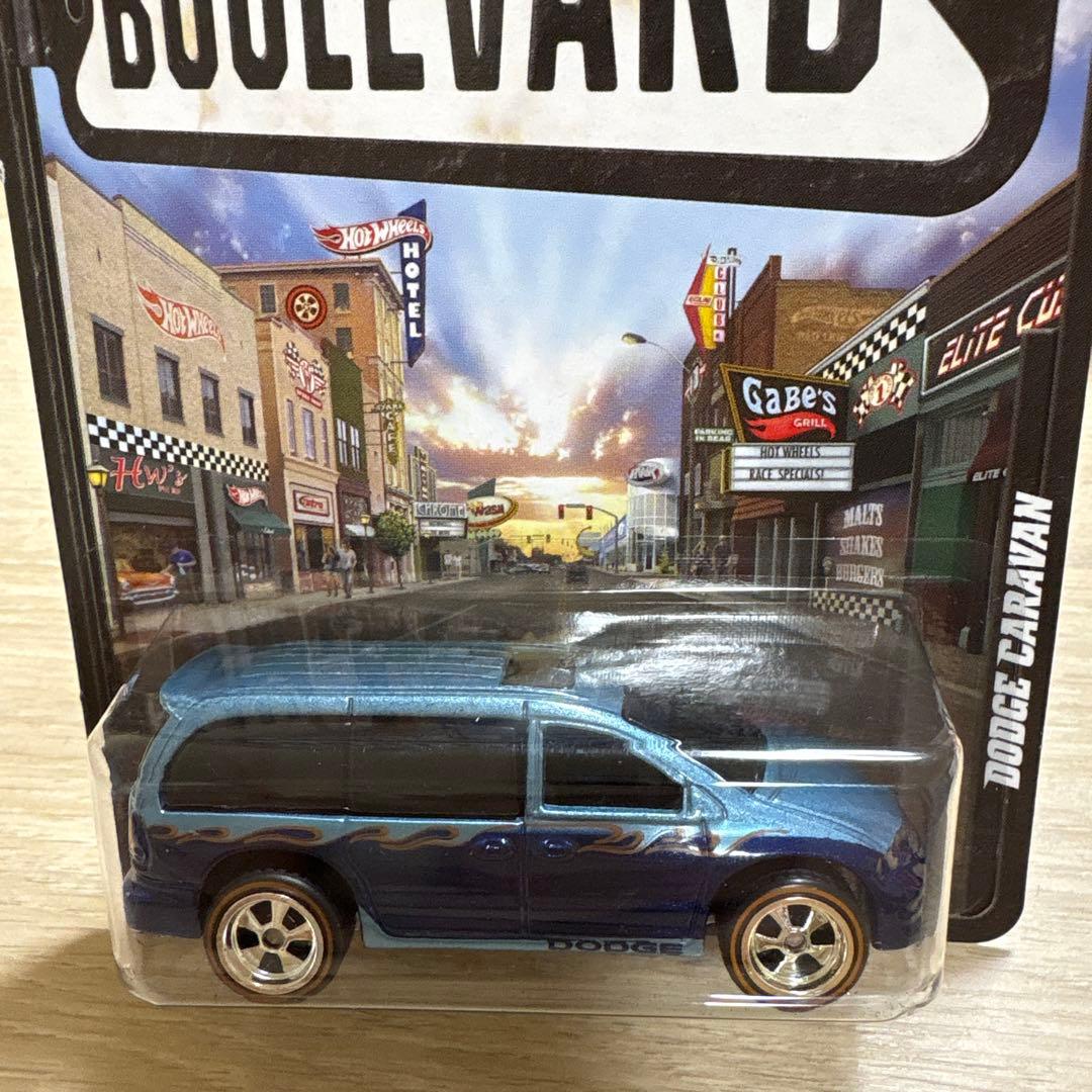 ミニカー Hot Wheels BOULEVARD DODGE CARAVAN
