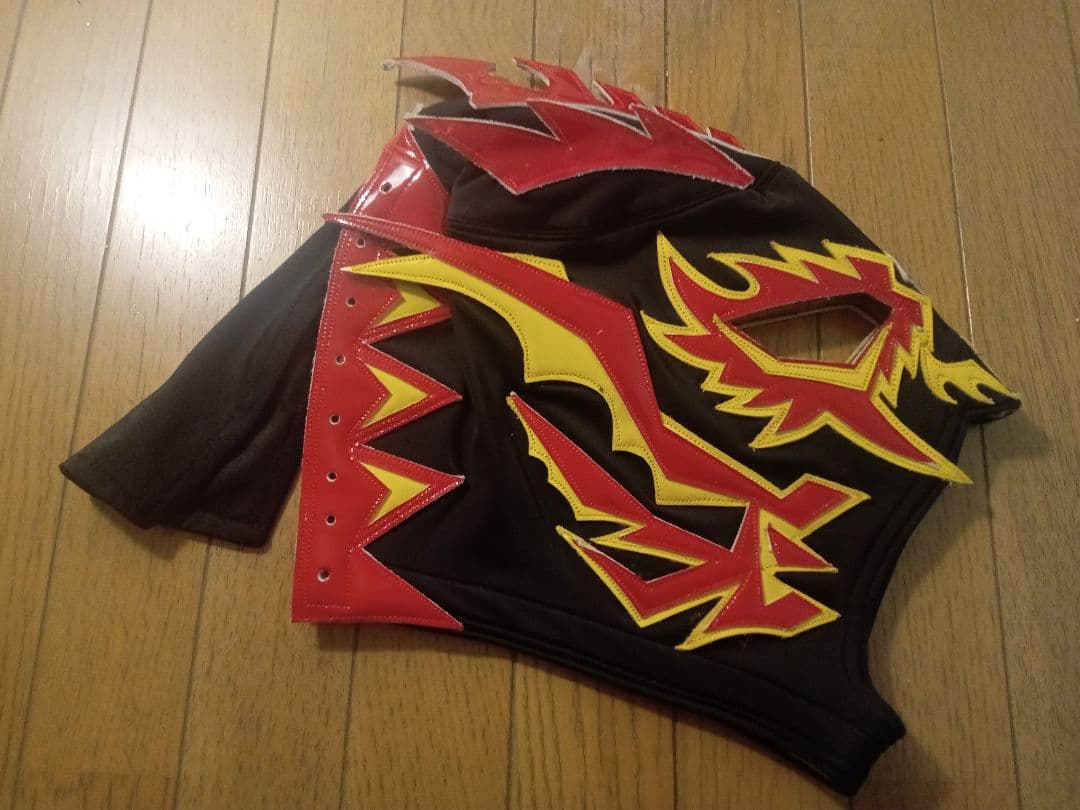 値下げ！ジ・ウインガー プロレスマスク 黒