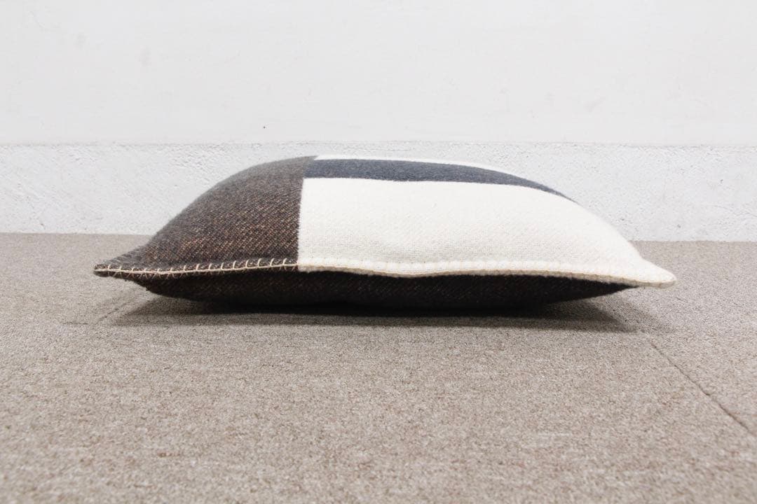 【極美品】 HERMES クッション H Casaque pillow ①