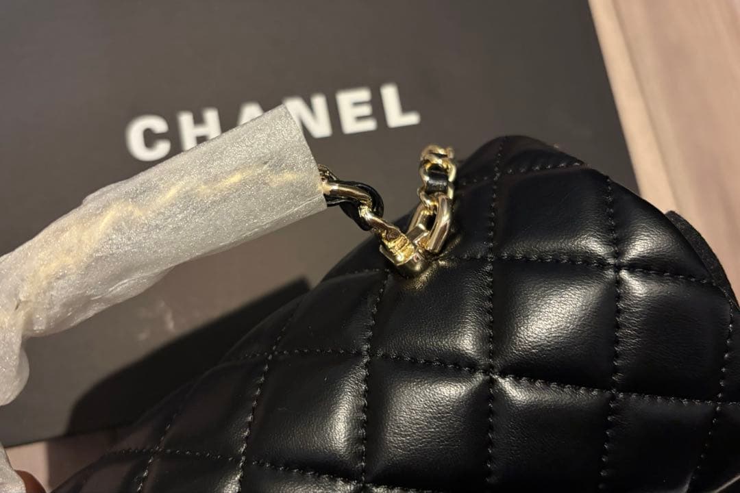 CHANEL ブラック キルティング ハンドルショルダーバッグ ノベルティー