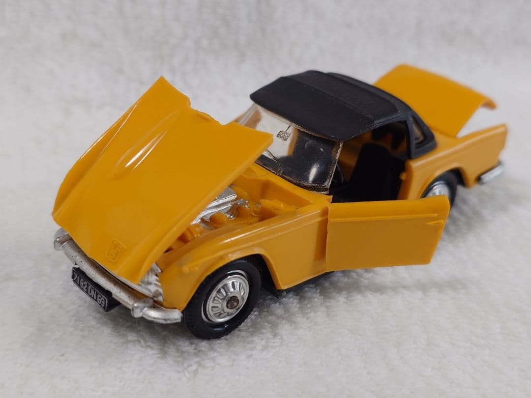 ミニカー NOREV No.144 TRIUMPH TR5