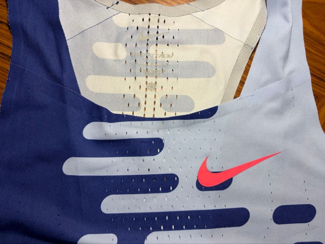 NIKE エアロスイフト M