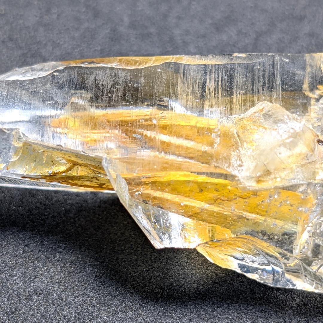 【透明度が高いコロンビア産】ゴールデンレムリアン水晶 レムリアンシードクリスタル