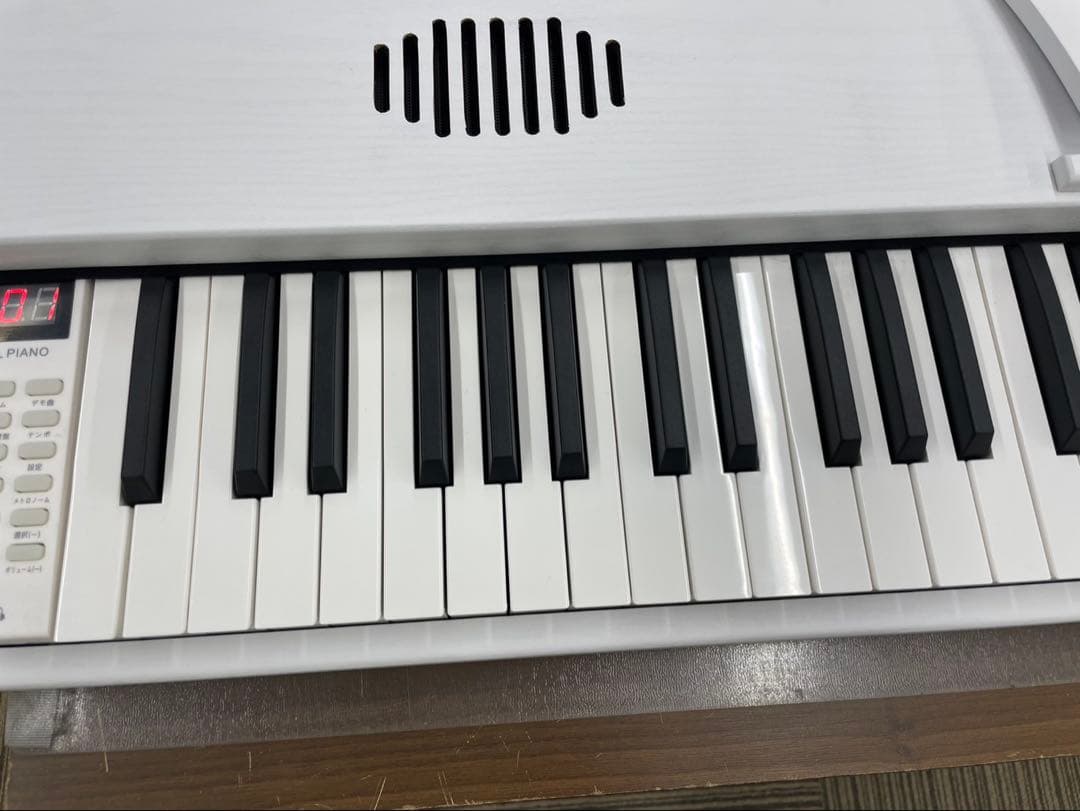 電子ピアノ88鍵盤　給電タイプ　木目調ボディ　ホワイト