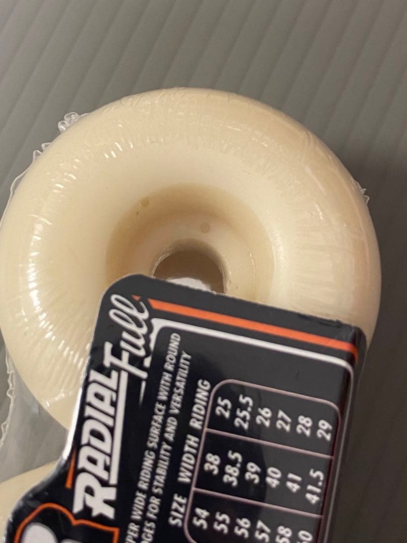 Spitfire F4シリーズ Radial Full 56mm/99duro