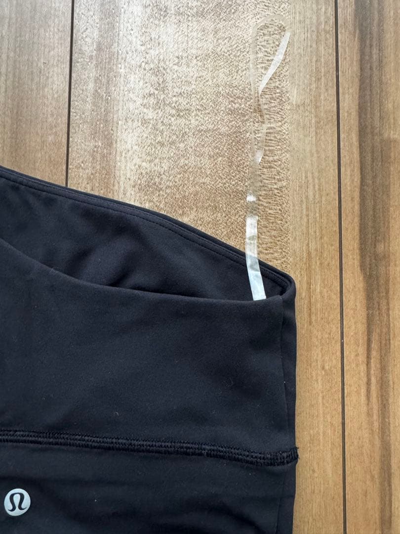 Lululemon アシンメトリー ブラ