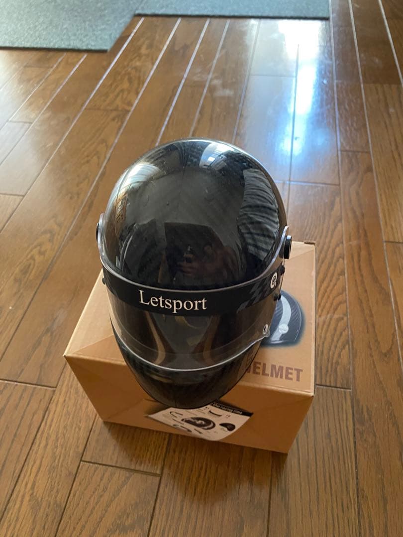 フルカーボン製　ヘルメット模型
