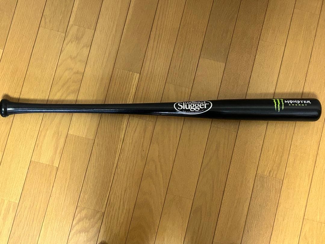 【Louisville Slugger】 硬式木製バット 黒 メープル製