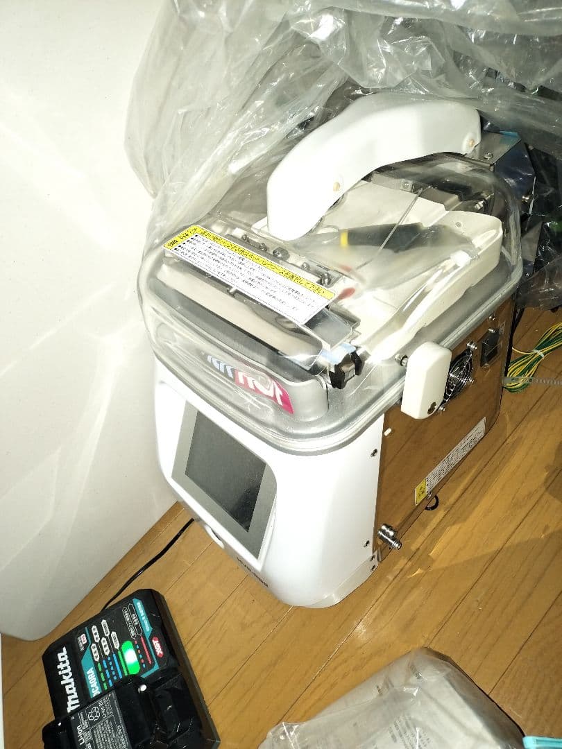 真空パック機　未使用　HVP-282 　50万500円で購入　株式会社TOSEI