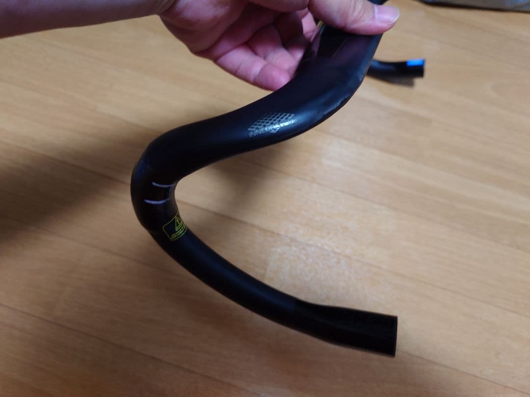SHIMANO PRO VIBE エアロ カーボンハンドル 400mm