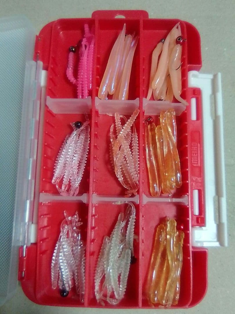 【中古品】アジング、メバリング用 ワーム & ジグヘッドセット（ケース付）