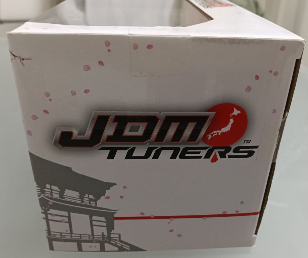 ミニカー 1986 Toyota Trueno AE86 JDM Tuners 1/24